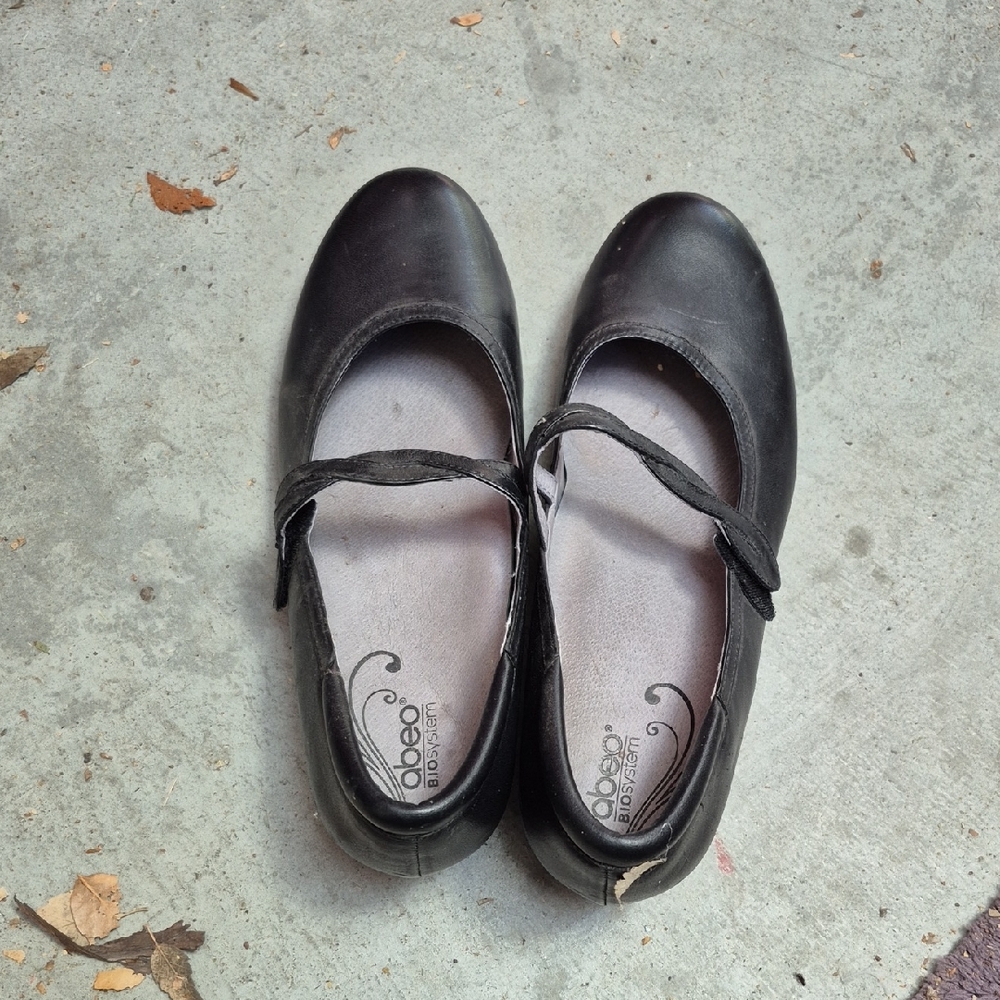 AbeoBlack Dress Shoes with Classic Elegance